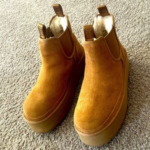 UGGS Neumel Platform Chelsea Boots